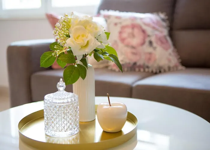 Luxury Vibrass بيت ضيافة سبليت