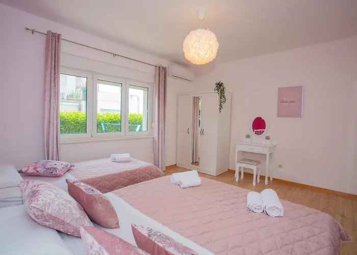 بيت ضيافة Luxury Vibrass 3*
