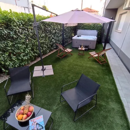 بيت ضيافة Luxury Vibrass سبليت